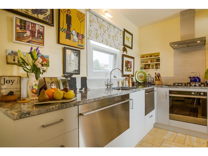 2A Wayne Avenue, Sandy Bay TAS 7005