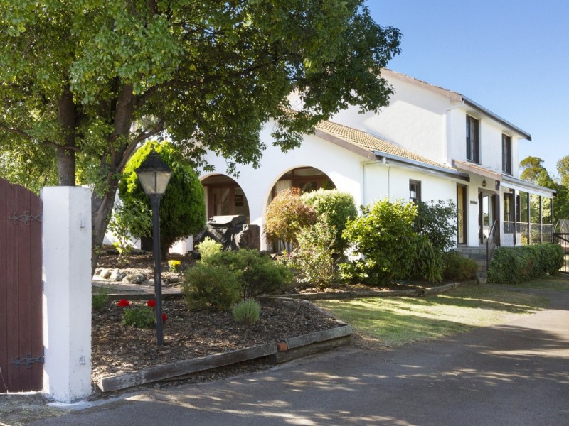 5 Derwent Avenue, Blackmans Bay TAS 7052