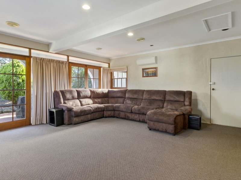 5 Derwent Avenue, Blackmans Bay TAS 7052