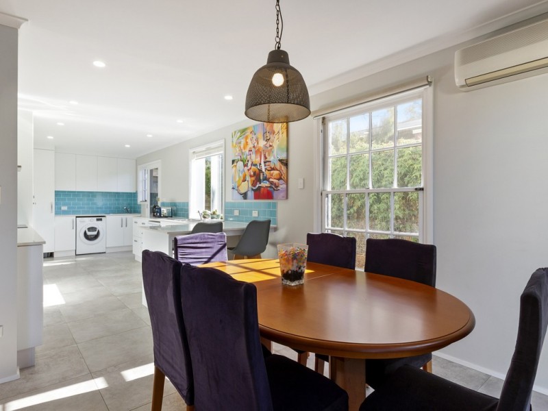 5 Derwent Avenue, Blackmans Bay TAS 7052