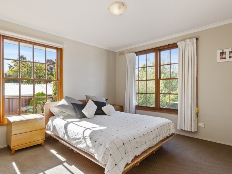 5 Derwent Avenue, Blackmans Bay TAS 7052