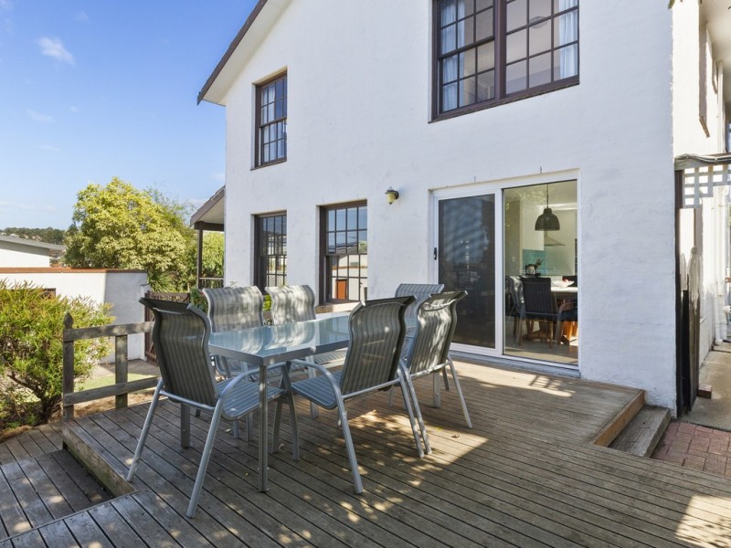 5 Derwent Avenue, Blackmans Bay TAS 7052