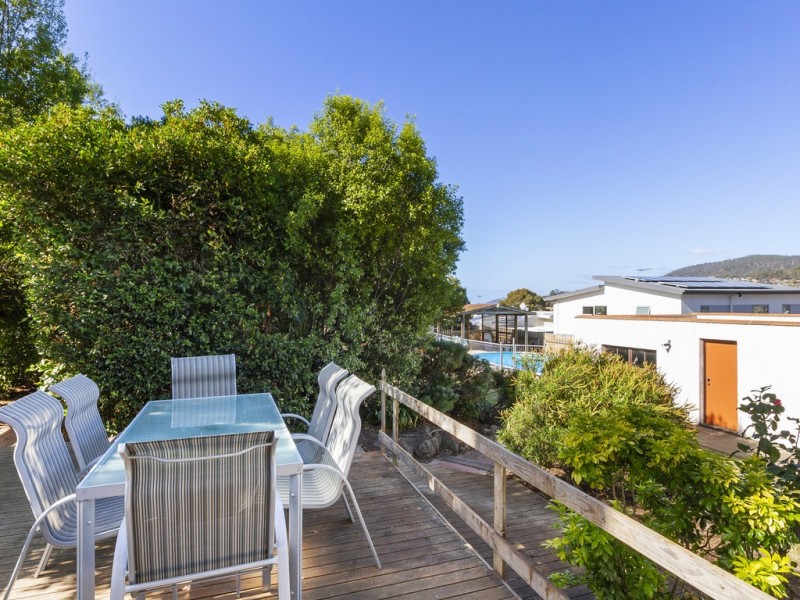 5 Derwent Avenue, Blackmans Bay TAS 7052