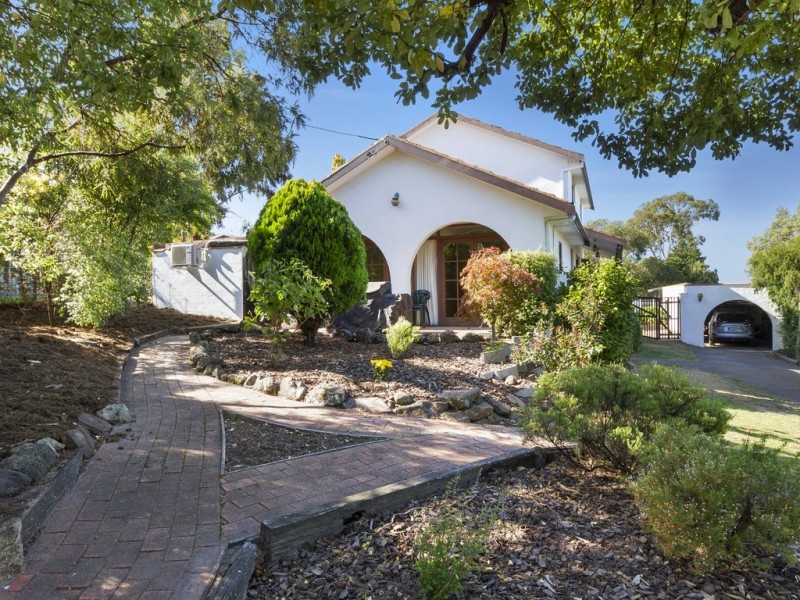 5 Derwent Avenue, Blackmans Bay TAS 7052