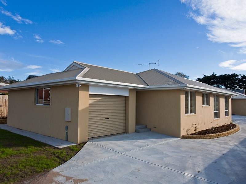 16 Glebe Hill Road, Howrah TAS 7018