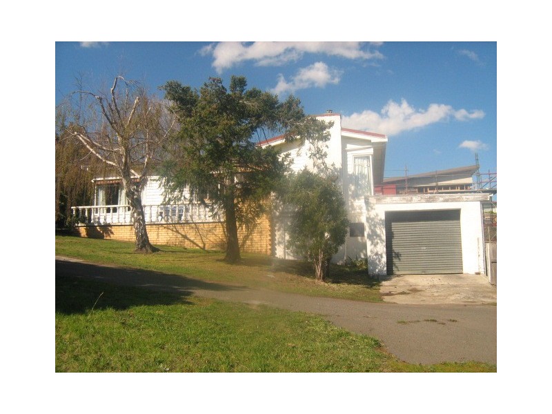 15 Karoola Road, Lindisfarne TAS 7015