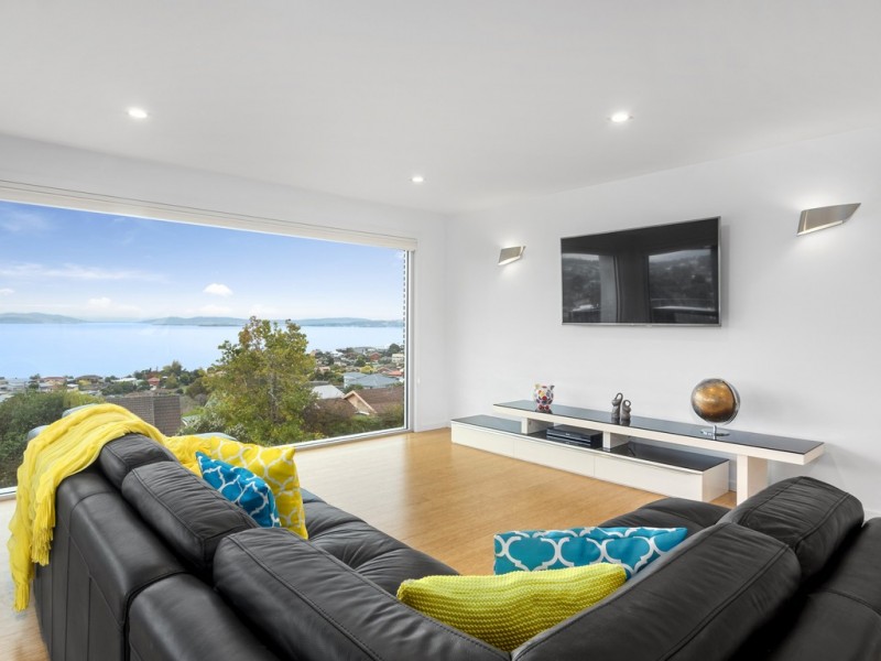 10 Caladium Place, Blackmans Bay TAS 7052