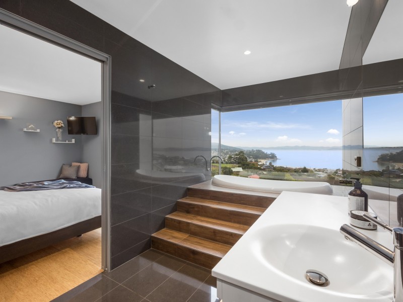 10 Caladium Place, Blackmans Bay TAS 7052
