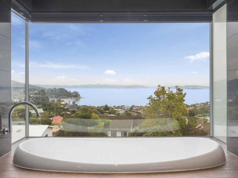10 Caladium Place, Blackmans Bay TAS 7052