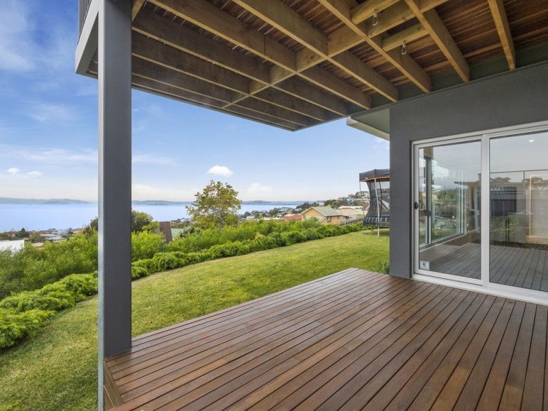 10 Caladium Place, Blackmans Bay TAS 7052