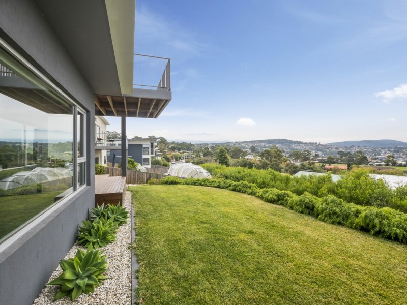 10 Caladium Place, Blackmans Bay TAS 7052