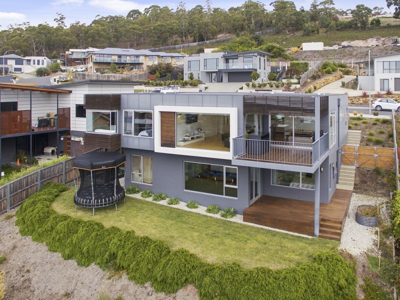 10 Caladium Place, Blackmans Bay TAS 7052