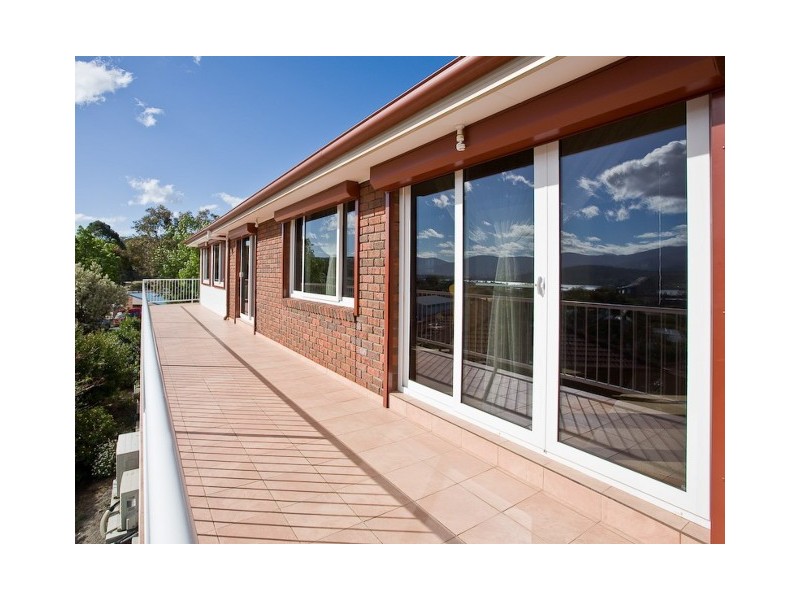 38 Loinah Crescent, Montagu Bay TAS 7018