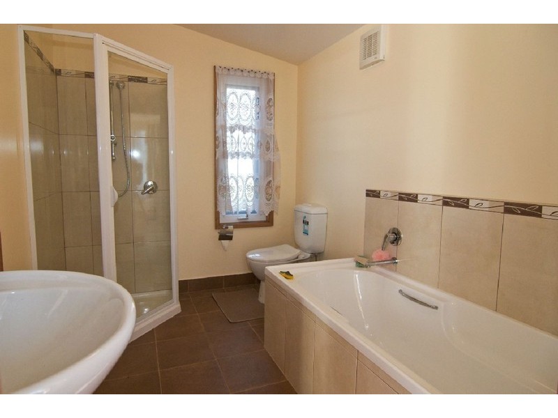 38 Loinah Crescent, Montagu Bay TAS 7018