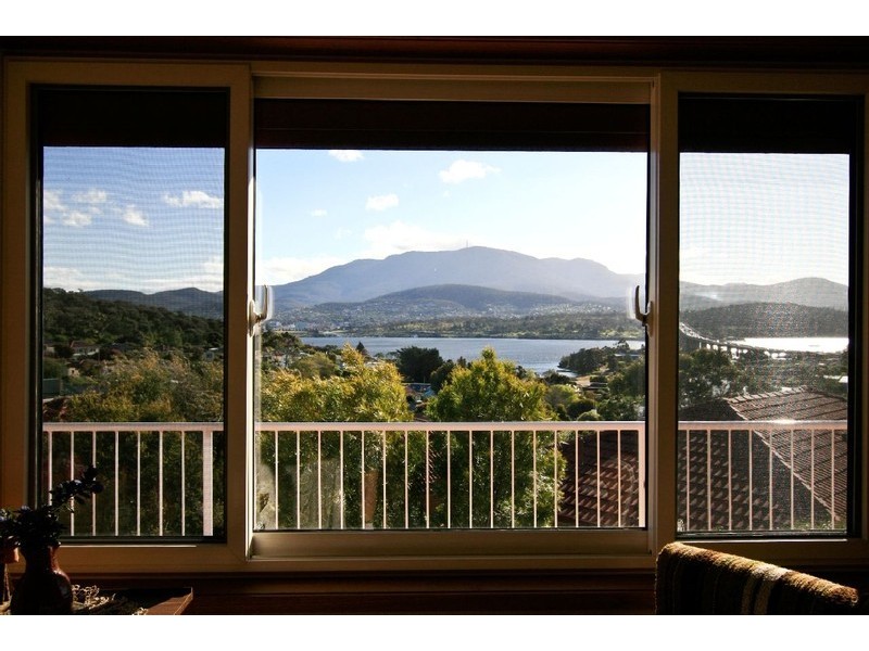 38 Loinah Crescent, Montagu Bay TAS 7018