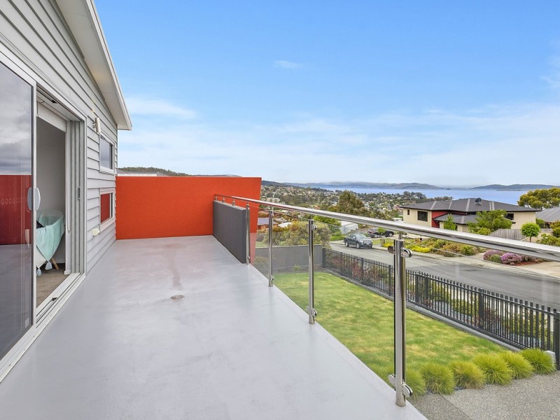 41 Sandra Drive, Blackmans Bay TAS 7052