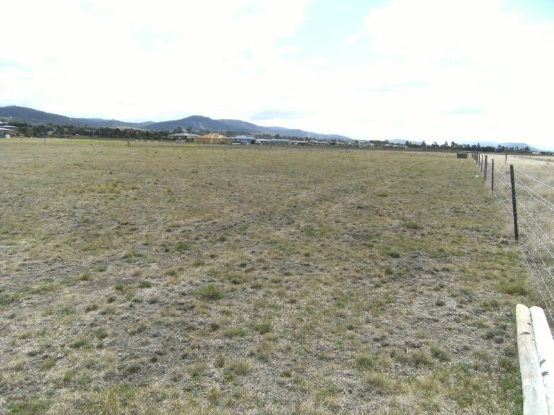 2/1 International Close, Acton Park TAS 7170