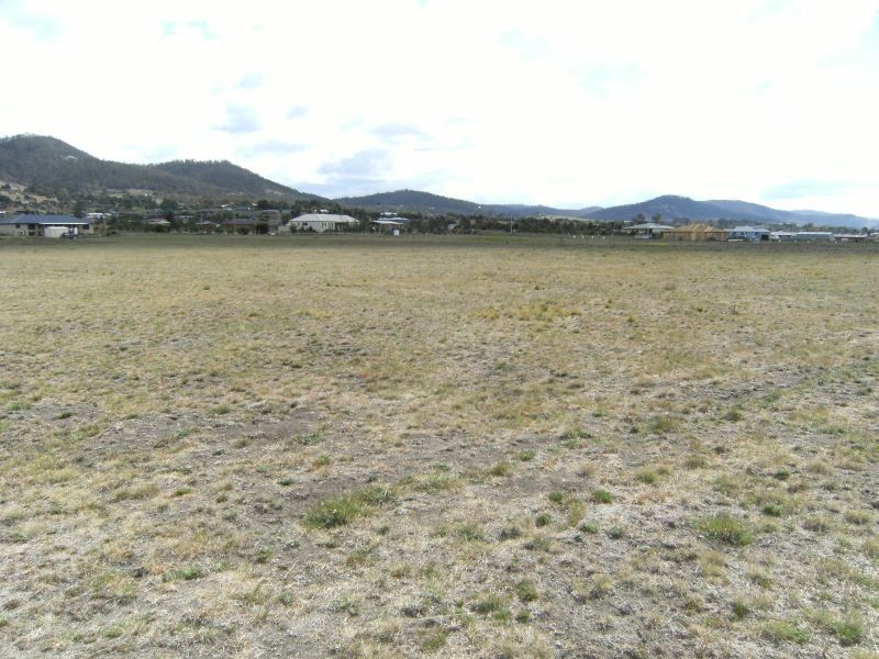 2/1 International Close, Acton Park TAS 7170