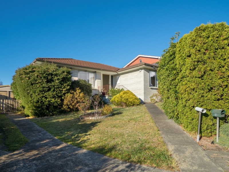 1 Wombara Avenue, Kingston Beach TAS 7050