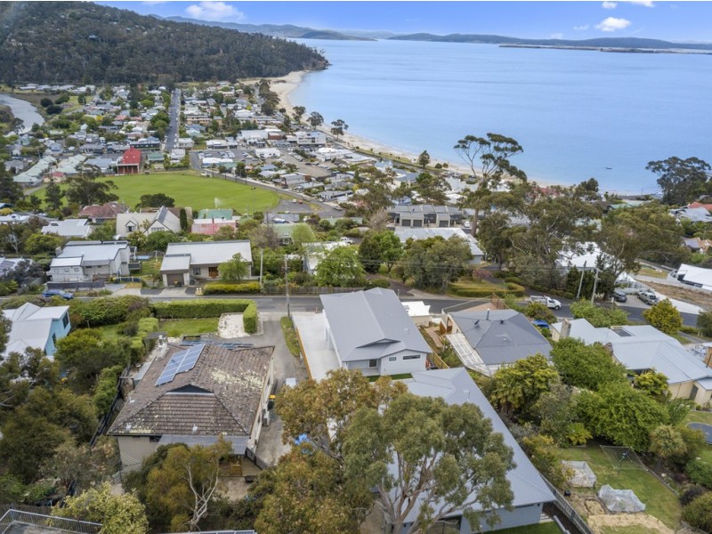 1 / 12 Auburn Road, Kingston Beach TAS 7050