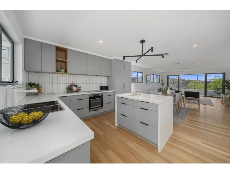 1 / 12 Auburn Road, Kingston Beach TAS 7050