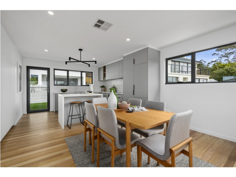 1 / 12 Auburn Road, Kingston Beach TAS 7050