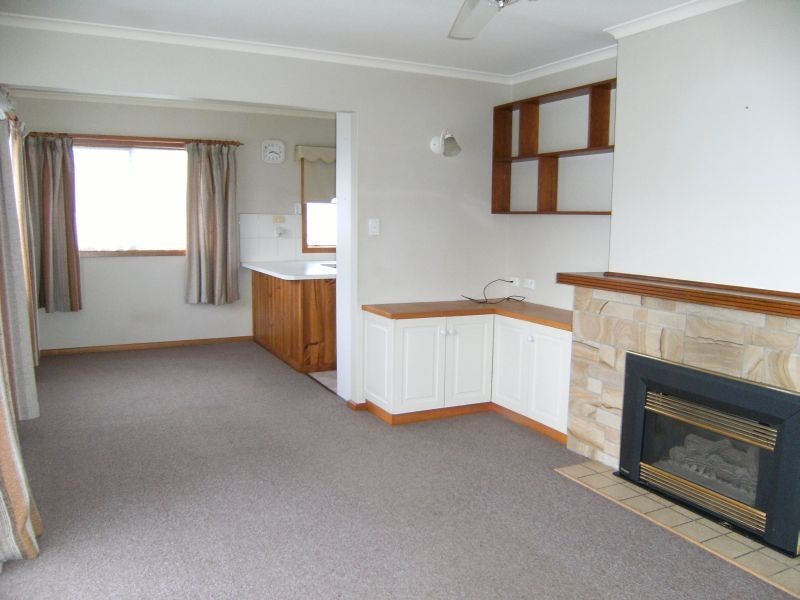 33 Schouten Street, Warrane TAS 7018