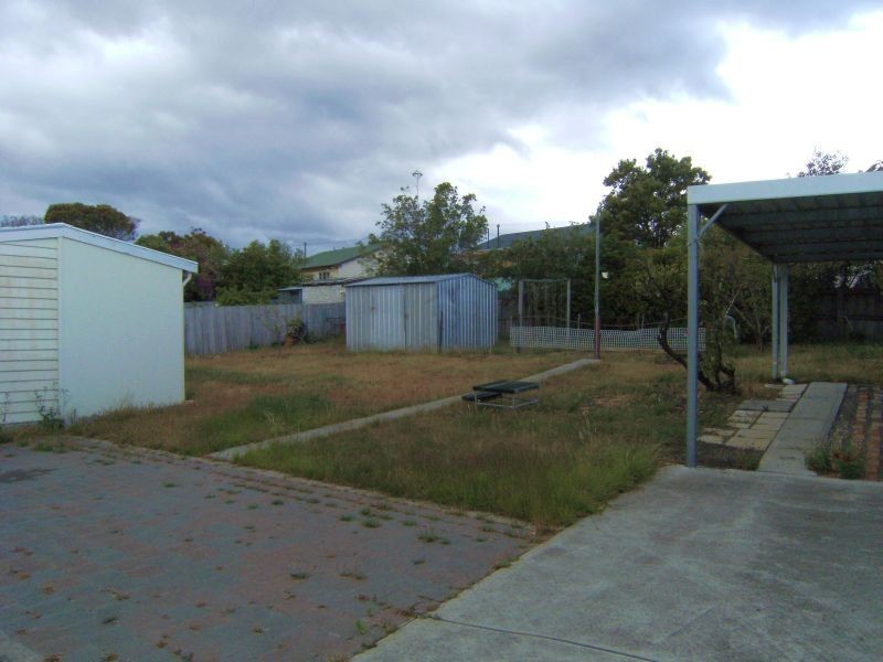 33 Schouten Street, Warrane TAS 7018