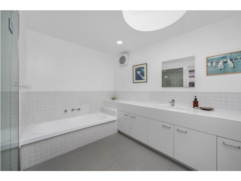 8 Windsor Street, Kingston Beach TAS 7050