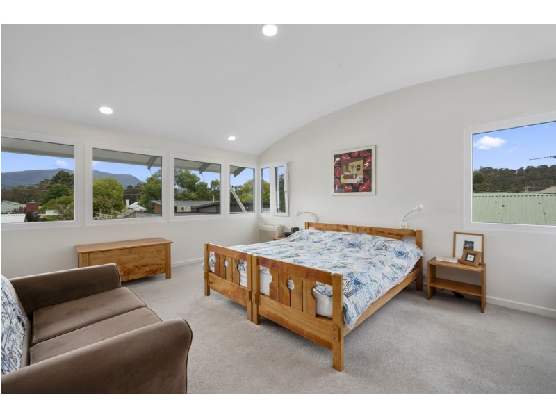 8 Windsor Street, Kingston Beach TAS 7050