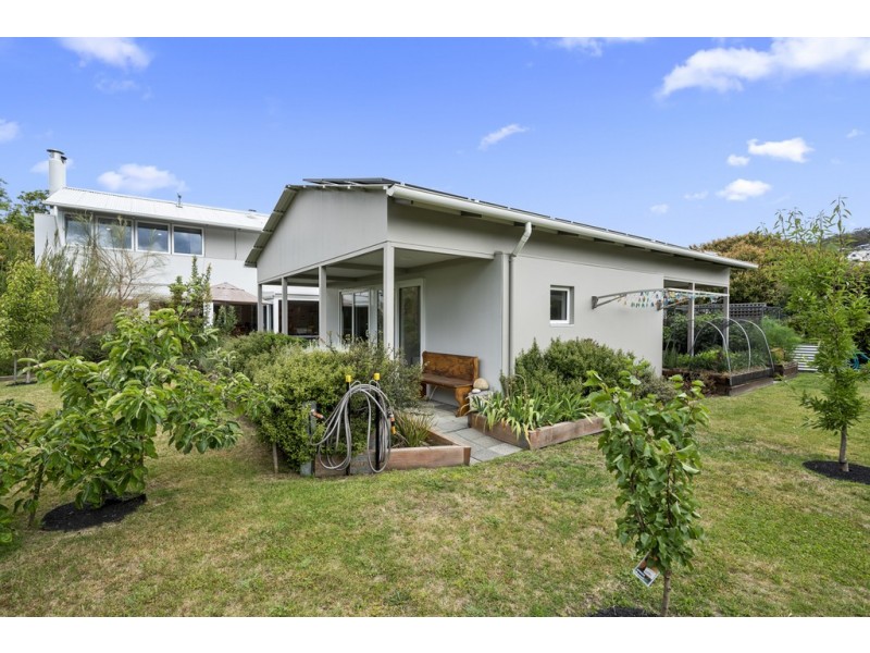 8 Windsor Street, Kingston Beach TAS 7050