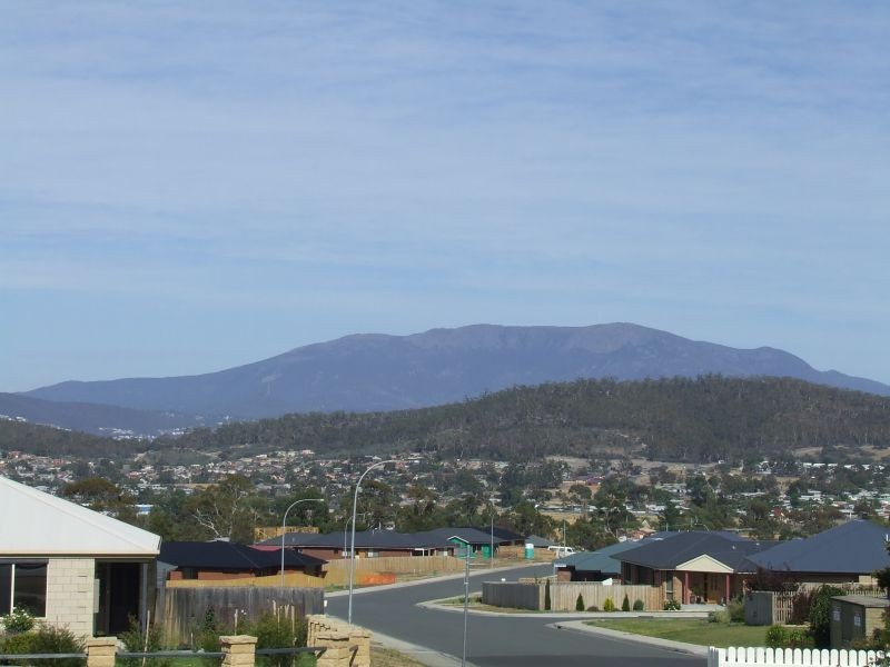 2/128  Oakdowns Parade, Oakdowns TAS 7019