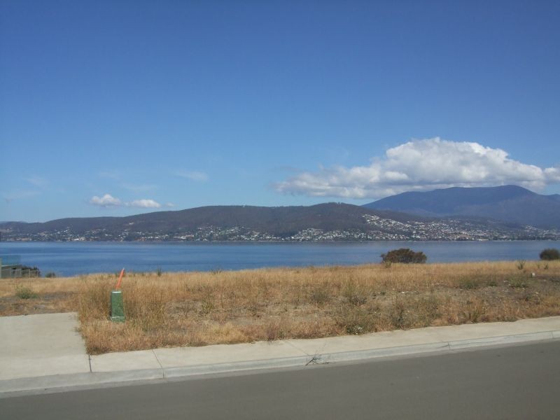 32 Pindos Drive, Tranmere TAS 7018