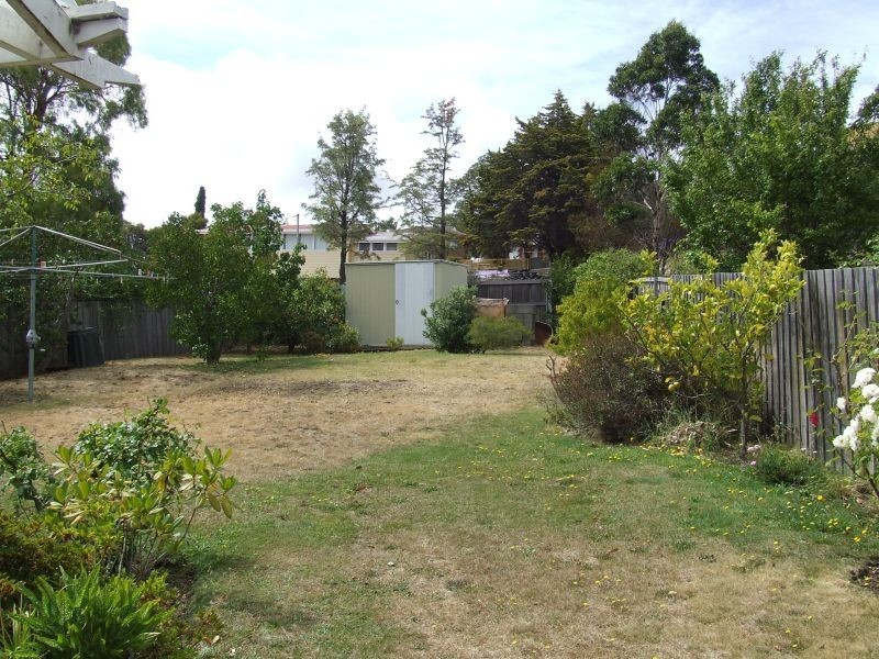 29 Loatta Road, Lindisfarne TAS 7015