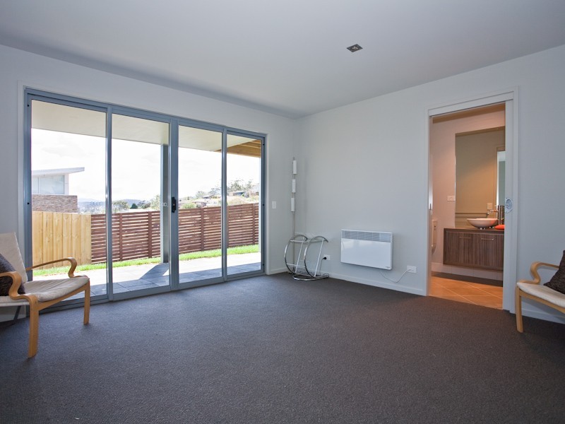 1/651 Oceana Drive, Tranmere TAS 7018