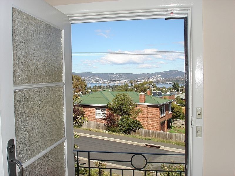 45 Corinna Road, Lindisfarne TAS 7015