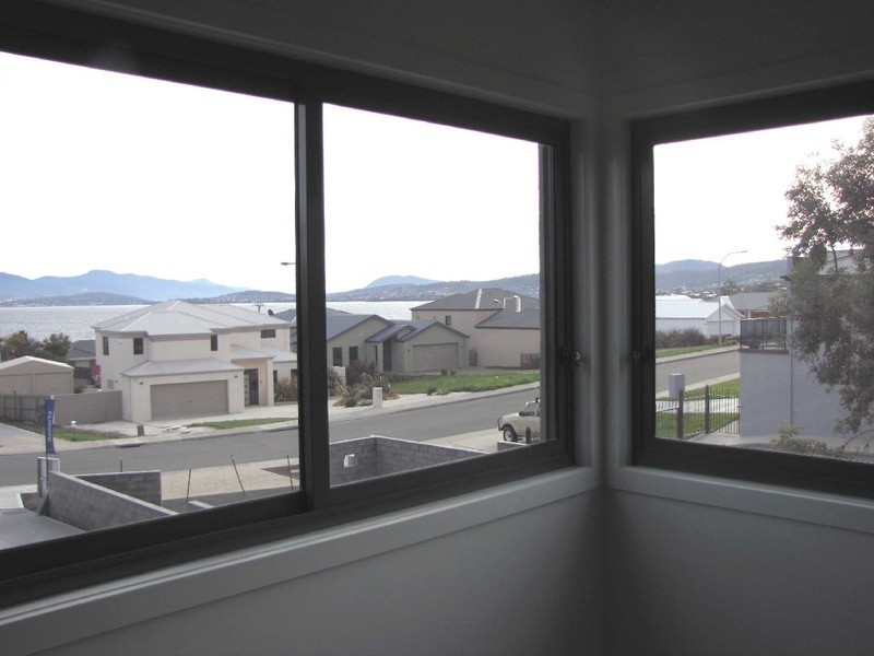 2/360 Carella, Tranmere TAS 7018