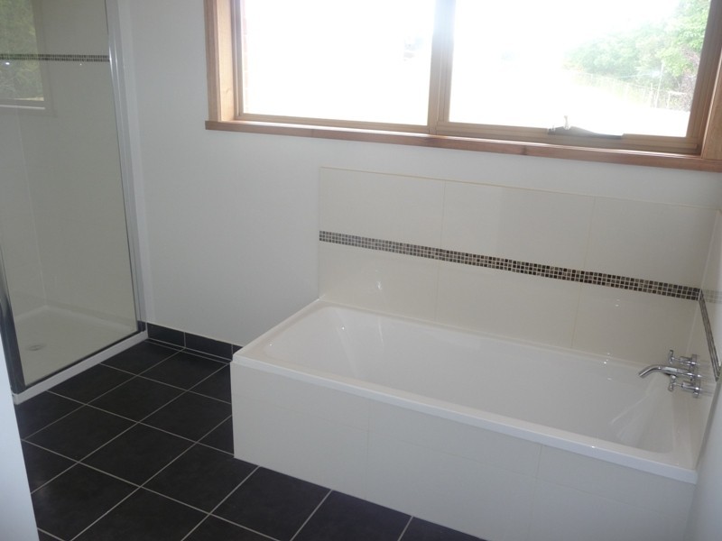 2 Glebe Hill Road, Howrah TAS 7018