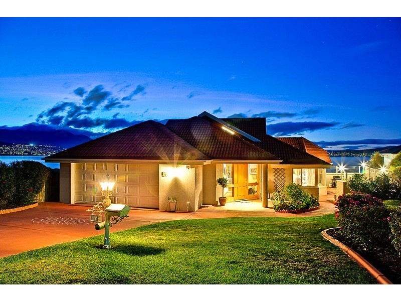 14 Pindos Drive, Tranmere TAS 7018