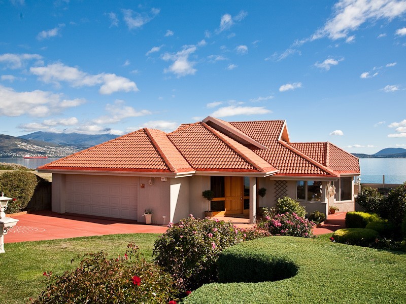 14 Pindos Drive, Tranmere TAS 7018