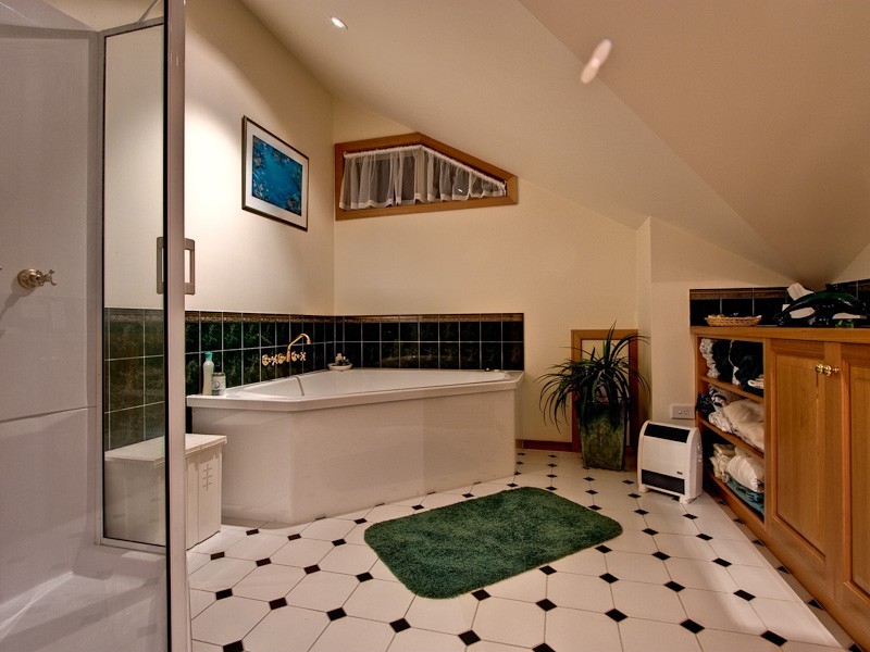 14 Pindos Drive, Tranmere TAS 7018