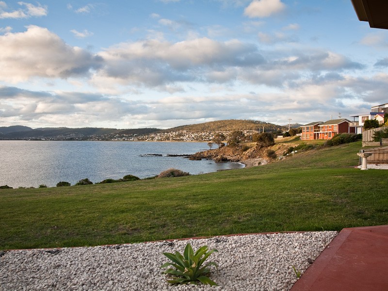 14 Pindos Drive, Tranmere TAS 7018