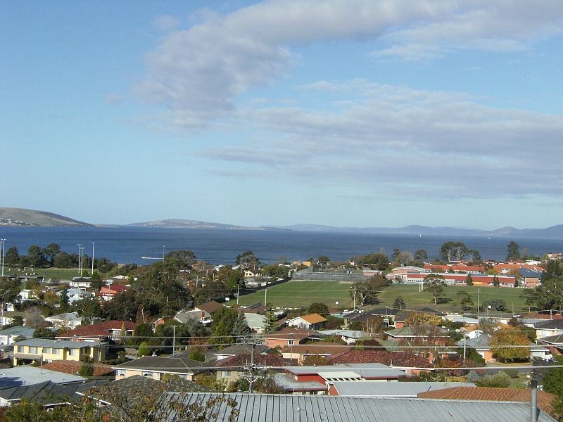 12 Nankoor Crescent, Howrah TAS 7018