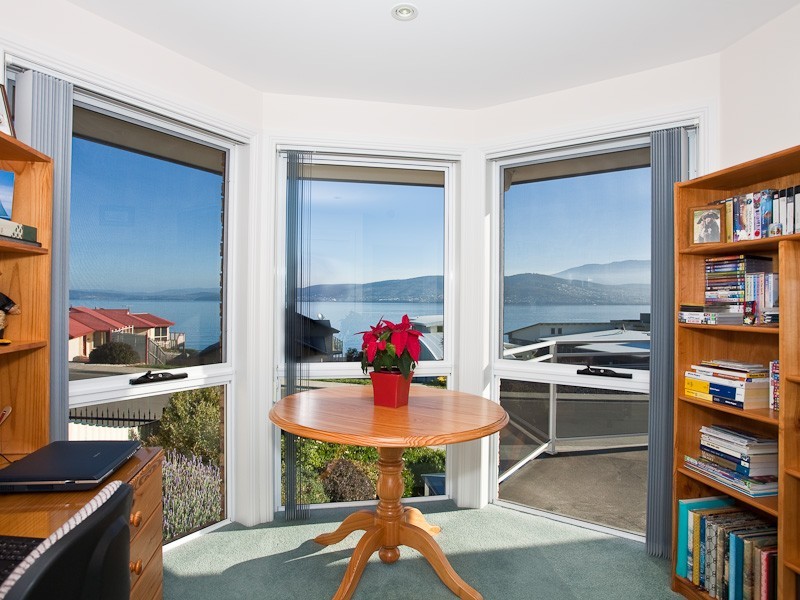 21 Pindos Drive, Tranmere TAS 7018