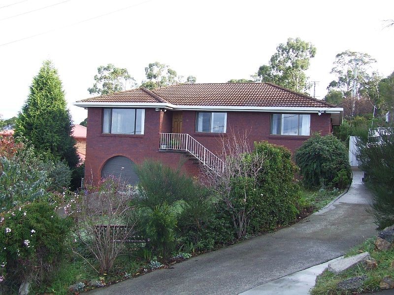 18 Sherwood Court, Lindisfarne TAS 7015