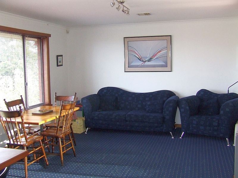 18 Sherwood Court, Lindisfarne TAS 7015