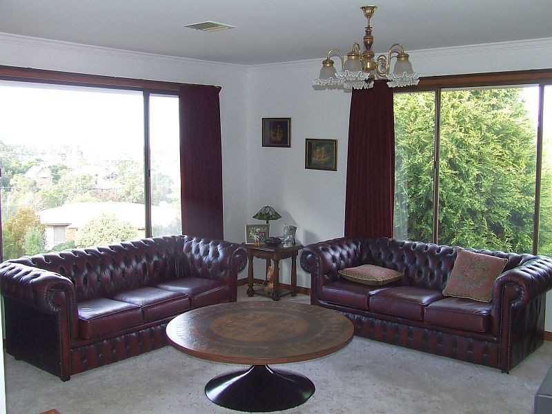 18 Sherwood Court, Lindisfarne TAS 7015