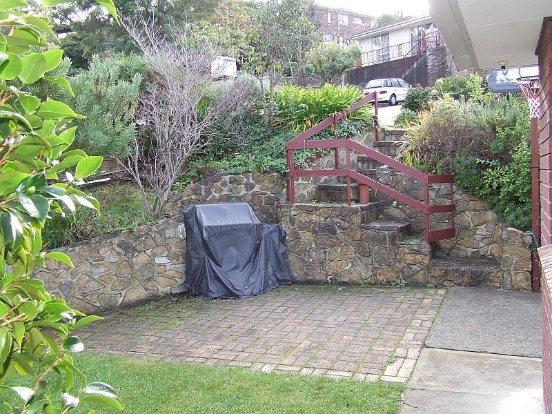 18 Sherwood Court, Lindisfarne TAS 7015