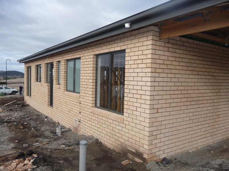 1 and 2/127 Hance Road, Howrah TAS 7018