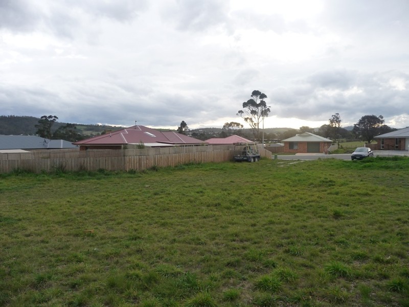 4/10     Parsonage Place, Rokeby TAS 7019